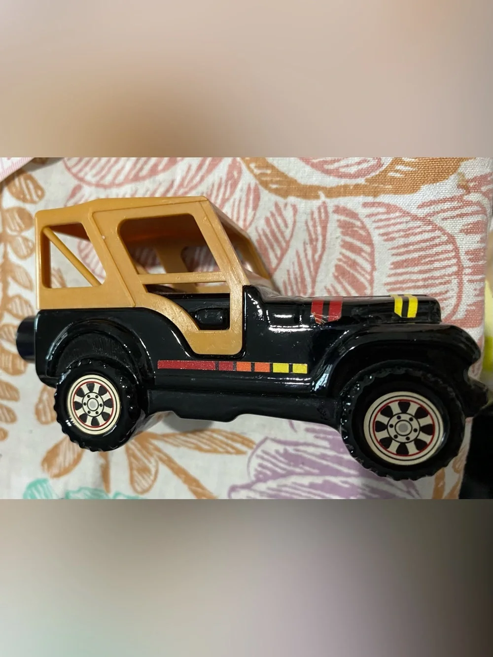 1981 Avon Jeep Renegade Decanter. “Sure Winner Bracing Lotion” Intact. #41691 EC